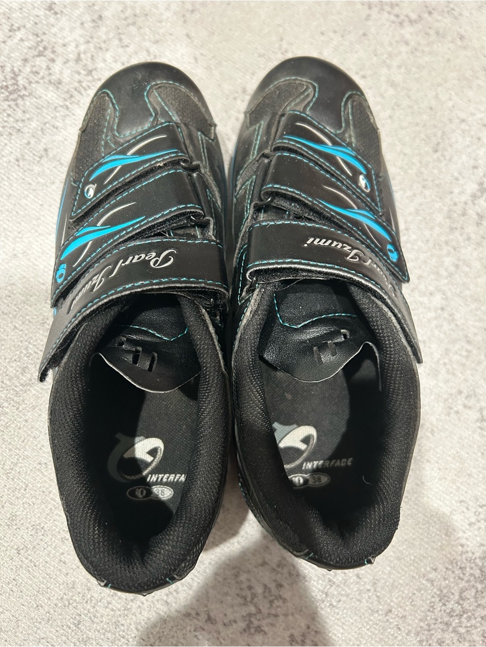 Pearl Izumi Black with Teal Accents Women’s SPD Cycling Velcro Sneakers